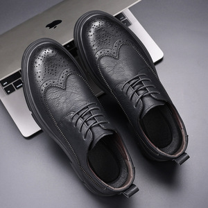 รองเท้าหนังสีน้ำตาลแบบ Brogue สำหรับผู้ชาย หัวกลม ส้นเตี้ย พื้นยางระบายอากาศ เหมาะสำหรับงานแต่งงาน งานเลี้ยง และโอกาสทางการ - Product Image 4