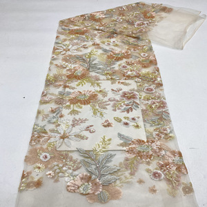 ชุดเดรสผู้หญิงลายดอกไม้หลากสีปักเลื่อมผ้าปักลูกปัดแบบกี่เพ้า - Product Image 1