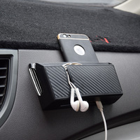 Boîte de rangement pour téléphone en plastique imitation fibre de carbone, adhésive et amovible, fournie par le fabricant ; rangement multifonctionnel pour voiture
