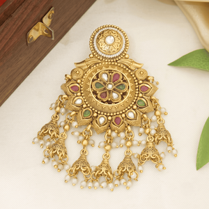 Broche de cheveux de mariée plaquée or avec perles, pierres multicolores et accessoire de chignon traditionnel indien orné pour femmes - Product Image 2