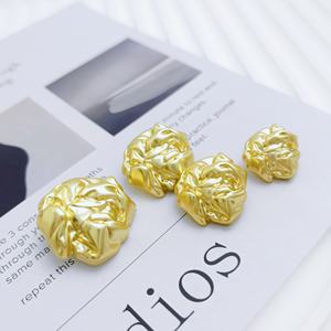 असामान्य शैली आयताकार पैटर्न पर्यावरण के अनुकूल फ्लैबैक धातु बटन जस्ता मिश्र धातु धातु के बटन जस्ता मिश्र धातु से सजाए गए गैंडे - Product Image 4