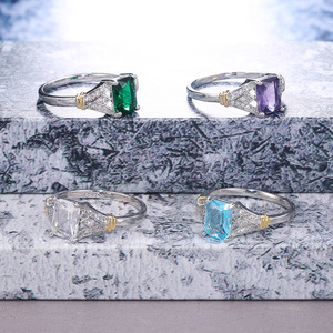 Anello di Moda con Topazio, Design Minimalista ed Elegante con Pietra Quadrata, Gioiello da Donna per Uso Quotidiano - Product Image 5