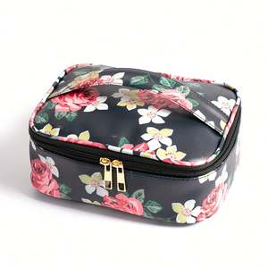Bolsa de Maquillaje Vintage Negra de PU con Estampado Floral Digital, Diseño en Blanco, Cierre de Cremallera, Accesorios de Viaje en Varios Tamaños - Product Image 3
