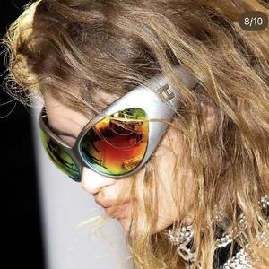 Lunettes de soleil Fendi Cat-Eye UV400 à verres miroir, coupe-vent, pour femmes, lunettes de sport, monture rouge, verres PC - Product Image 1