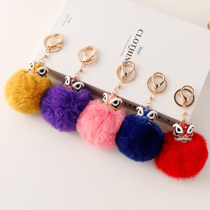 Màu hồng lông bóng văn hóa yếu tố trang trí thời trang phụ nữ túi quyến rũ Móc Chìa Khóa múa sư tử Trung Quốc mạ vàng hợp kim móc - Product Image 1