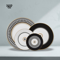 Ensemble d'assiettes en céramique noir-blanc-or d'inspiration Art déco Motifs géométriques pour une décoration de table de mariage élégante Attrayant
