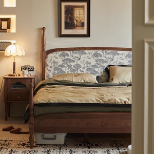 Lit double vintage en bois de noyer noir d'Amérique du Nord, 1,8 m, tête de lit rembourrée, lit plateforme, style campagne française, bois massif - Product Image 2