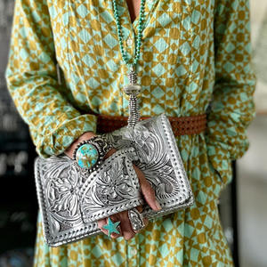 Bolso de mano estilo occidental Silver Flower Dance, retro, de PU plateado con relieve, de gran capacidad, para la noche, estilo europeo americano. - Product Image 2