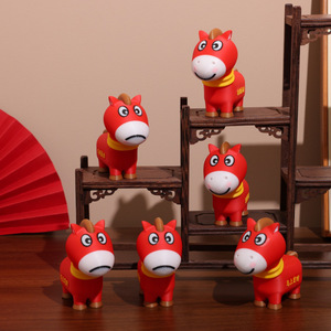Mascota de Caballo Impresa en 3D Rojo Brillante, Llorando y Riendose, Adorno de Escritorio Intercambiable para Adolescentes - Product Image 2