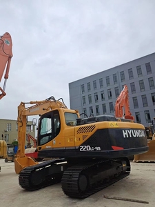 Excavatrice Hyundai 220 d'occasion modèle 2020 Pompe à engrenages pour moteur PLC 20 tonnes Shanghai Showroom - Product Image 2