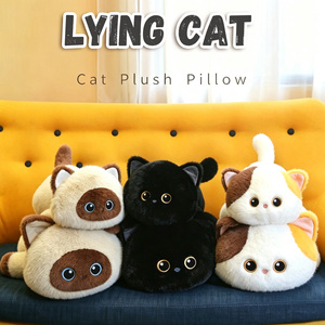 Cuscino Peluche Gatto Nero Sdraiato Cartone Animato 45cm, Giocattolo Imbottito Super Morbido con Fodera in Rete e Imbottitura in Cotone PP, Peluche Lavabile - Product Image 4