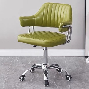 Chaise de bureau avec dossier multifonction confortable, idéale pour les longues sessions de travail et les bureaux pivotants - Product Image 3