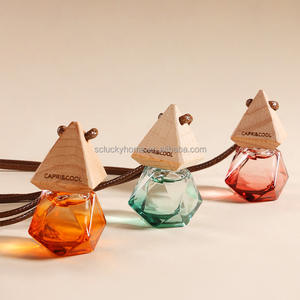 Diffuseur de parfum pour voiture en <span class=keywords><strong>bois</strong></span> et verre avec logo personnalisé, diffuseur de parfum <span class=keywords><strong>à</strong></span> brancher avec vaporisateur, parfum longue durée - Product Image 1