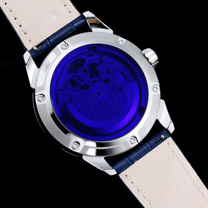 Reloj Automático para Hombre con Patrón de Símbolos Tradicionales, Movimiento Mecánico Tourbillon Premium, Correa de Cuero de Cocodrilo Azul - Product Image 5