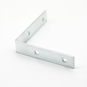 Soporte de Esquina Metálico en Forma de L con Tres Orificios para Montaje y Ensamblaje - Product Image 1