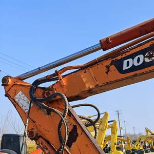 Excavadora de ruedas Doosan DX60W-9C usada con pintura original, excavadora hidráulica mini de 6 toneladas, excavadora usada barata en buen estado. - Product Image 5