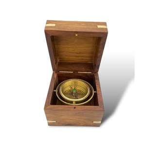 Boussole à cardan en bois, laiton et verre, instrument rotatif élégant pour décoration de bureau, d'étagère ou de salle d'étude, dans une boîte décorative d'art nautique - Product Image 1
