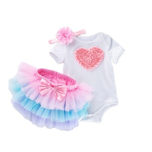 Conjunto de Ropa de Bebé Recién Nacido de 3 Piezas, Colorido, con Estampado a Cuadros, Pantalones Cortos de Verano, Camiseta de Punto, Incluye Diadema - Product Image 1