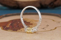 Elegante Anillo de Lujo Hecho a Mano con Tres Diamantes Amarillos Radiantes Cultivados en Laboratorio, Oro Sólido de 14 Quilates, Certificado IGI, Claridad VS+