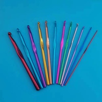 Sunloop PM08 2-8mm 12 Pièces Kit de Crochets Ergonomiques en Aluminium Portable Simple Ensemble d'Aiguilles à Tricoter Fil à Tricoter Multicolore