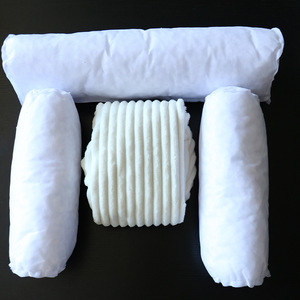 <span class=keywords><strong>2026</strong></span> Neues gestreiftes Kaninchenfell-Hunde bett U-förmiges Kissen Hunde bett Abnehmbare wasch bare Haustier matte Katzen sofa matte - Product Image 3