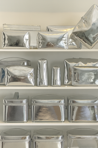 Hiệu suất tùy chỉnh Túi mỹ phẩm lớn biểu tượng tùy chỉnh du lịch không thấm nước Vegan da cách điện Túi trang điểm - Product Image 5