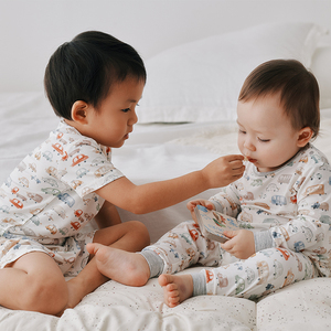 Combinaison Bébé en Bambou Tricotée Personnalisée 2 Pièces Lion et Ours, Pyjama Respirant Décontracté et Tendance avec Fermeture Éclair - Product Image 4