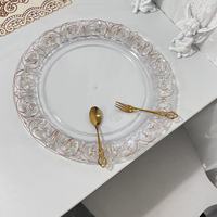 Europese westerse vintage vergulde decoratieve plastic oplaadbare borden voor bruiloften en hotels