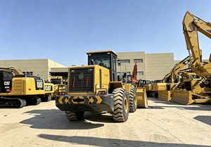 Cargadora de Ruedas Usada Original ZL50GN de 5 Toneladas, Fuerte Fuerza de Arranque, Cabina con Aire Acondicionado para Trabajos de Manejo de Materiales en Canteras y Almacenes de Arena - Product Image 3