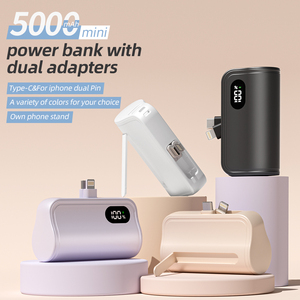 Mini batterie externe personnalisée avec écran LED, câble intégré double tête, support de téléphone 3-en-1 avec prise de charge intégrée - Product Image 3