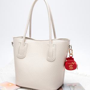 กระเป๋าถือแฟชั่นผู้หญิง <span class=keywords><strong>หนัง</strong></span>แท้ จี้ห้อยน่ารัก กระเป๋าใส่เหรียญ พวงกุญแจ ลายกระเป๋าเงินสี<span class=keywords><strong>แดง</strong></span> ซองใส่หูฟัง พวงกุญแจขนาดเล็ก กระเป๋าสตางค์ลาย<span class=keywords><strong>แพนด้า</strong></span> - Product Image 3