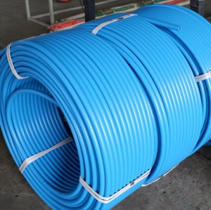 <span class=keywords><strong>Tuyau</strong></span> d'irrigation de jardin en rouleau HDPE PE100 Tube d'alimentation en <span class=keywords><strong>eau</strong></span> en plastique bleu ou noir - Product Image 2