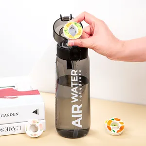 हॉट सेलिंग 750 मिलीलीटर बीपीए मुक्त आउटडोर फिटनेस जिम पानी की बोतल साफ प्लास्टिक हवा की बोतल फल स्वाद के साथ