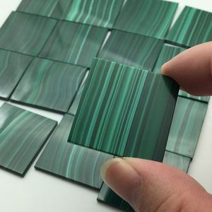 Feuille de malachite naturelle carrée de 30 à 40mm pour bijoux de bricolage - Product Image 2