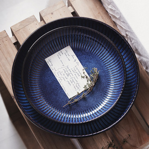Tazón Grande Retro Azul Marino para Sopa y Plato para Sashimi, Cerámica Hecha a Mano con Diseño de Plantas - Product Image 1