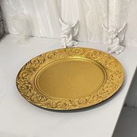 Assiette de présentation de luxe personnalisée en plastique avec motif doré, vaisselle durable et écologique pour mariages et événements, assiette de présentation perlée dorée