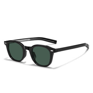 Lunettes de soleil vintage TR90 pour hommes et femmes, lunettes de soleil carrées polarisées de haute qualité avec logo personnalisé, vente en gros d'usine - Product Image 5