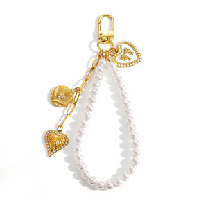 Breloque de sac en chaîne de perles blanches avec maillon doré et pendentif cœur en strass pour femme, idéale pour le quotidien - Product Image 5