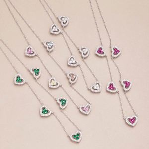 Collar con Colgante de Plata S925 con Cinco Corazones Huecos y Circonita 5A de Dylam Glistening, Joyería Fina de Moda para Mujer - Product Image 2