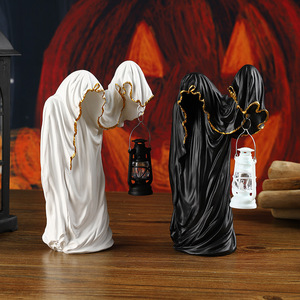 Adorno de Resina de Monje Cobarde con Linterna de Mystic Arts, Decoración Negra de Halloween, Luz Decorativa de Escritorio - Product Image 2