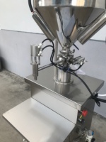 Machine de remplissage de piston à tête unique pour mayonnaise/ketchup avec trémie de chauffage et de mélange