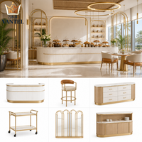 Ensemble de mobilier de salle à manger contemporain pour hôtel avec tables en marbre, banquette, comptoir de buffet et chariot de service