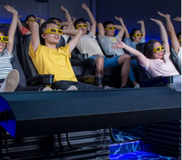 Parque de juegos interior comercial Sistema de cine en movimiento 5D Silla de simulador Parque temático de cine Asientos móviles de 6 ejes con proyector láser