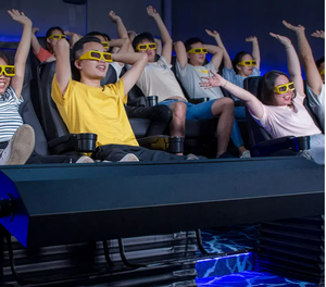 Ticari kapalı oyun alanı 5D hareket sinema sistemi simülatörü sandalye sinema tema parkı lazer projektör ile 6 eksenli hareketli koltuklar - Product Image 2