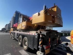 2022 utilisé Sany STC550C5 grue sur chenilles 4 essieux 5 sections contrepoids de flèche 15.1 tonnes moteur PLC 55 tonnes charge de levage maximale - Product Image 2