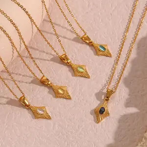 Bijoux à chaîne de chandail de luxe simple et léger pour hommes et femmes Collier à pendentif œil de chat artificiel en forme de cœur à quatre cornes en or et en argent