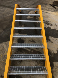 Scala Esterna Moderna in Acciaio Inossidabile con Gradini in Grata d'Acciaio ad Alta Resistenza <span class=keywords><strong>e</strong></span> Balaustra Inclusa, Vendita all'Ingrosso - Product Image 4
