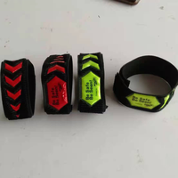 Offre Spéciale haute lumière loisirs sport logo personnalisé noir réfléchissant élastique PVC BRASSARD reflètent bracelet pour la nuit la sécurité de marche