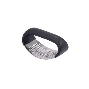 Stainless Steel Handheld Garlic Press Manual Mincer With Black Handle Small Garlic Peeling Tool For Kitchen Use - Product Image 2