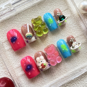 Nouveauté : 10 faux ongles courts carrés, mignons, décoratifs, magnifiques, avec des charmes, couverture complète, acrylique, réutilisables, artificiels - Product Image 1